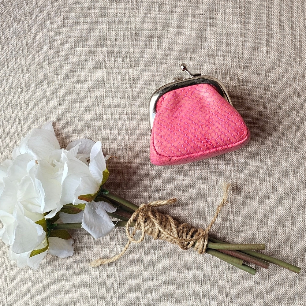 Vintage Genuine Snakeskin Kisslock / Framed Coin Purse / Pouch ( Pink ) - Picture 4 of 12